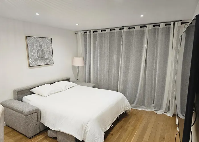 Center Rooftop 7pers Parking Paris Free Wifi Apartment